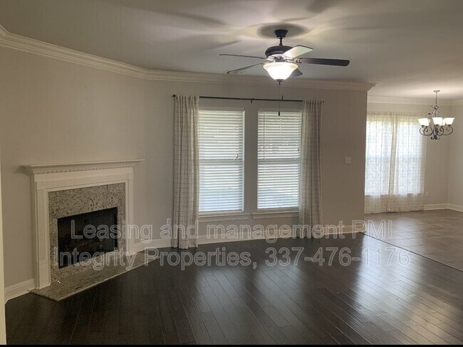 Foto del edificio - 402 Meadowland Dr