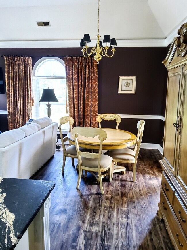 Foto del edificio - 4757 Wild Iris Dr