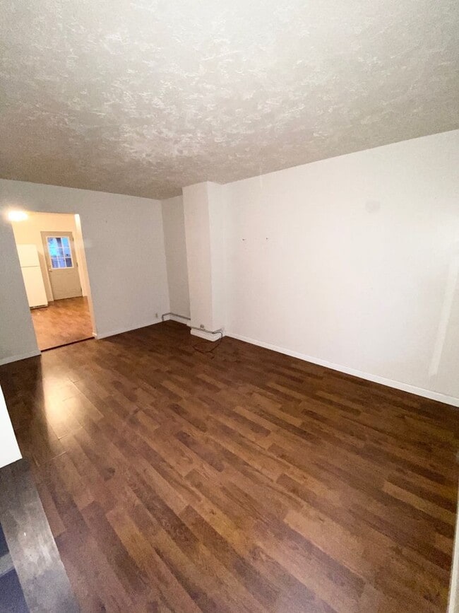 Foto del edificio - Great 2 Bedroom, 1 Bathroom in McKees Rock...