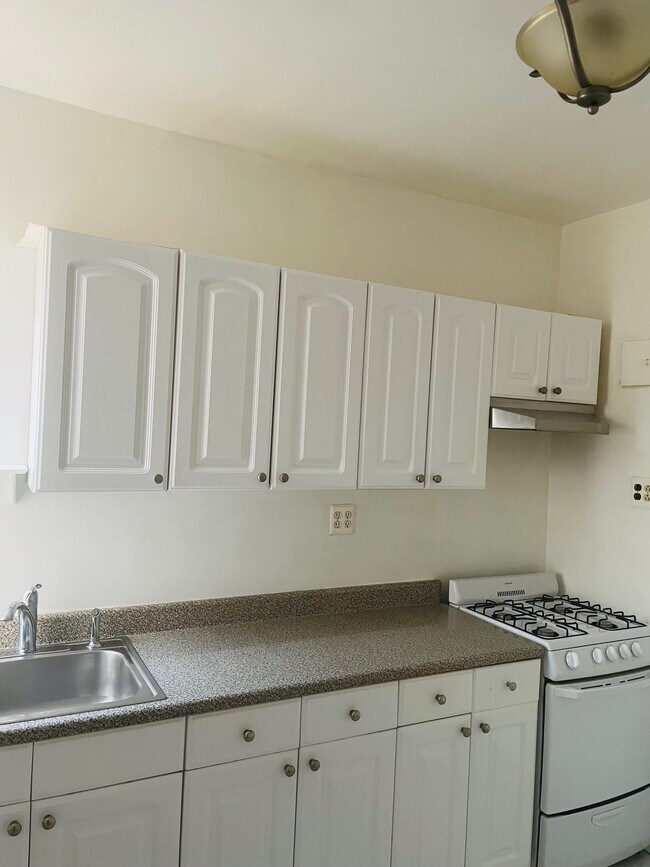 Building Photo - 31-44 35th Street