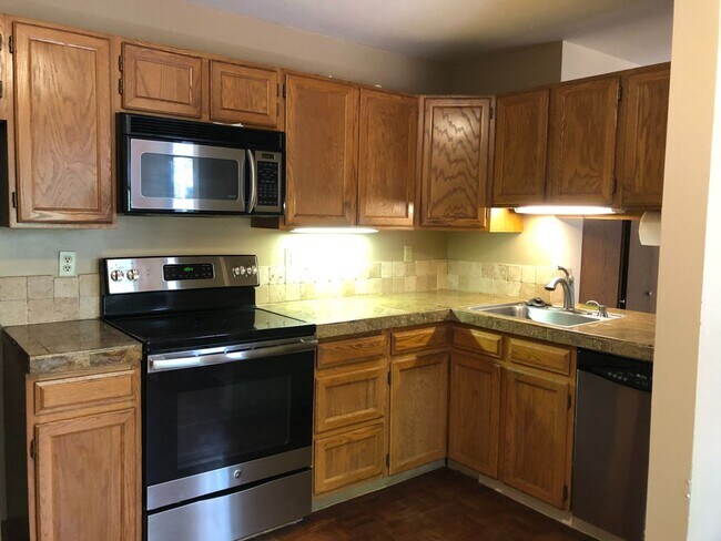 Foto del edificio - 2 Br/1 Ba Condo in Shanahan Ridge