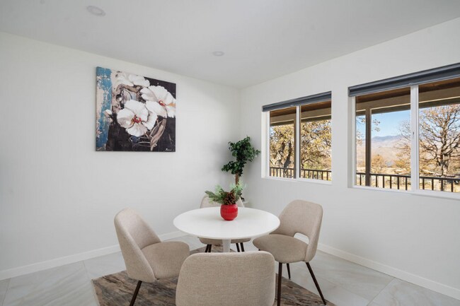 Foto del edificio - 6124 Juniper Rd