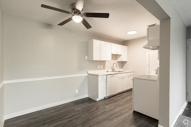 2BR, 1BA - 780SF - Florence Apartments