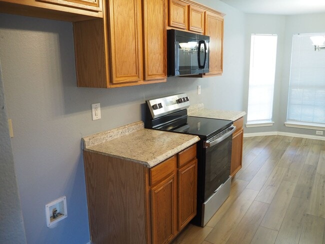 Building Photo - 1000 Waterview Dr