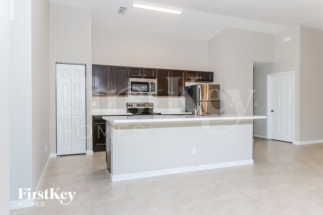 Foto del edificio - 1158 SW Eleuthera Ave
