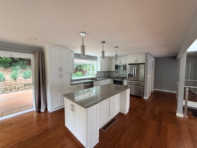 Foto del edificio - 1815 107th Ave SE