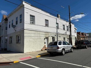 Building Photo - 178 Orient St