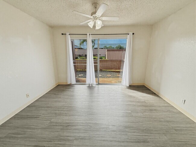 Foto del edificio - Updated Ground-Floor 1BR Condo in Palm Villas II