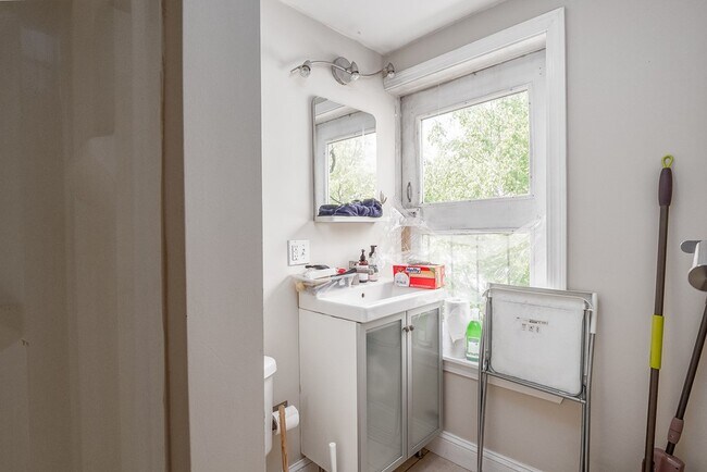 Foto del edificio - 88 College Ave