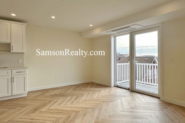 Building Photo - 381 Wickenden St