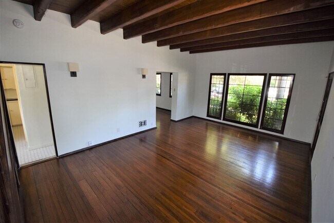 Foto del edificio - 1008 Orange Grv Ave