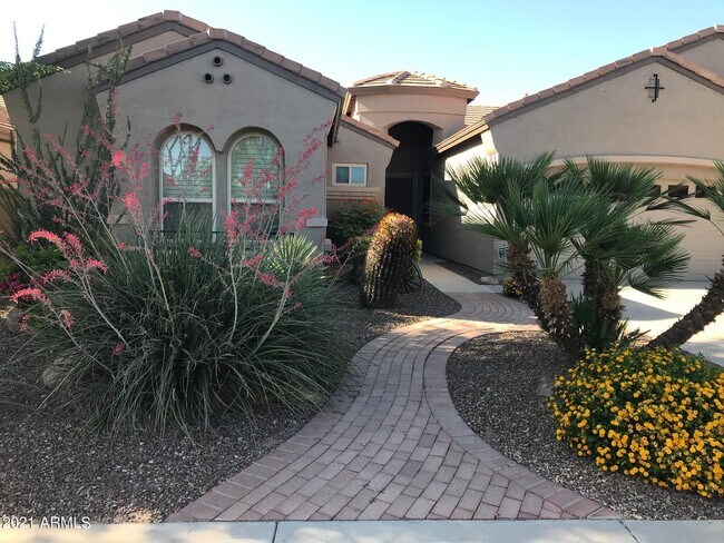Foto del edificio - 2720 E Hazeltine Way