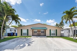 Building Photo - 930 Mandarin Isle