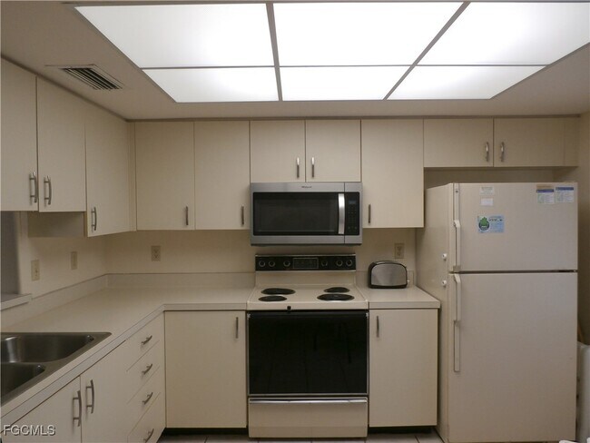 Foto del edificio - 11300 Caravel Cir