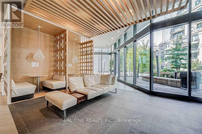 Photo du bâtiment - 45 Charles St E