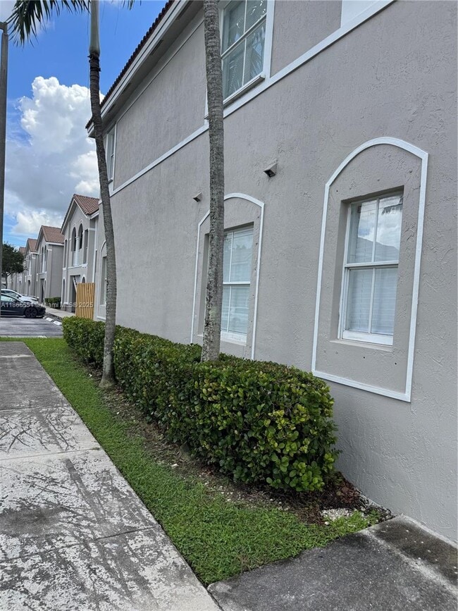 Foto del edificio - 2925 SE 16th Ave