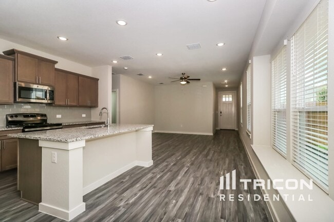 Building Photo - 612 Lindheimer Ln