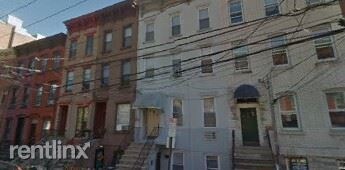 Primary Photo - 905 Park Ave