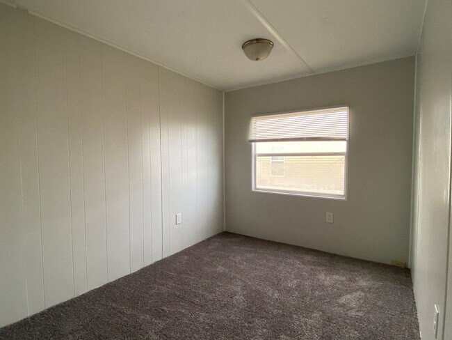 Building Photo - 127 Delta Dawn Dr
