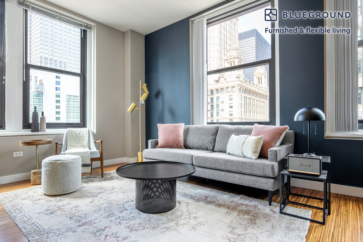 Foto principal - 63 E Lake St