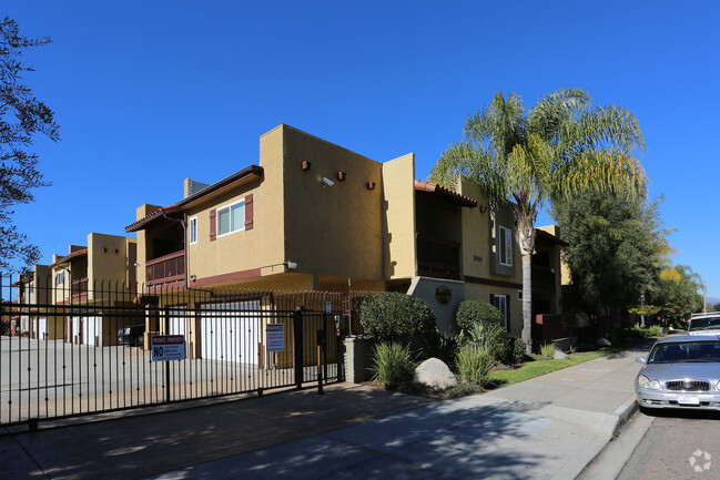 Building Photo - Paseo Del Sol Villas