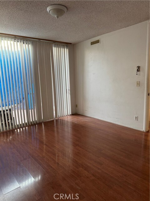 Foto del edificio - 777 E Valley Blvd