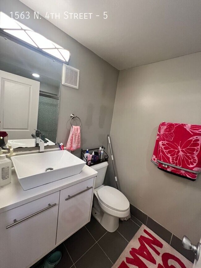 Building Photo - 1563 N 4th St