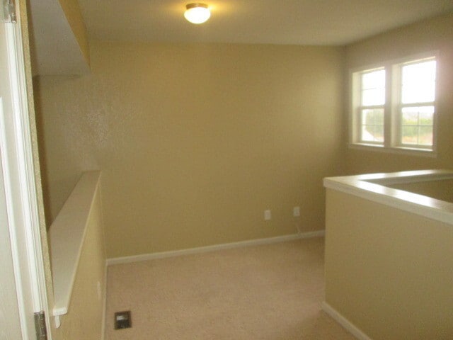 Building Photo - Great Home, Close to Fort Riley