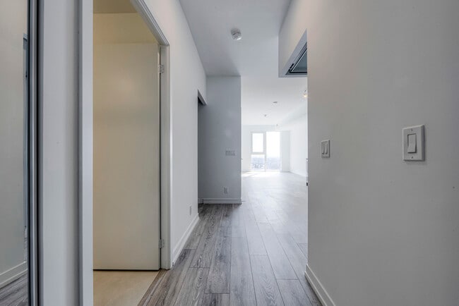 Building Photo - 2020-2020 Bathurst St