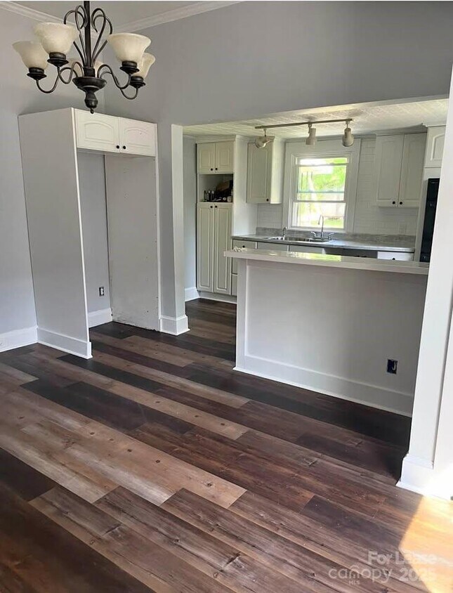 Foto principal - 136 Elm St