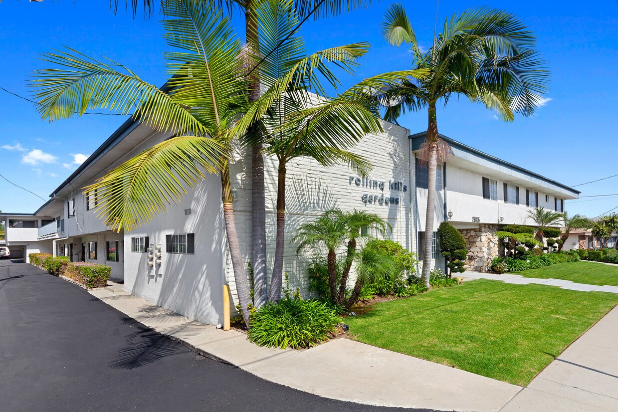 Primary Building Photo - Rolling Hills Gardens