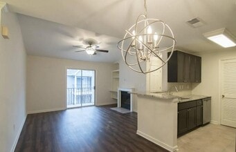 Building Photo - 620 Granville Ct