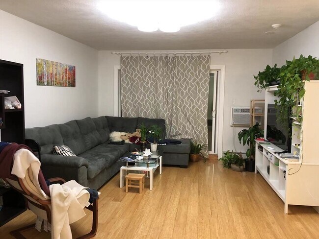 Building Photo - 383 Lanley