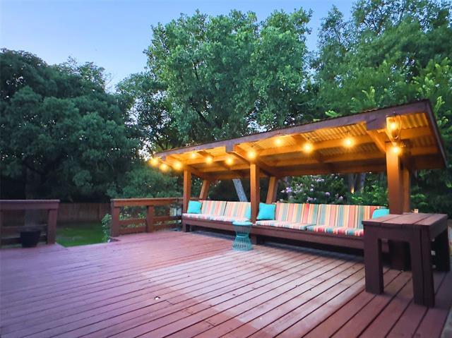 Foto del edificio - 3024 Hillcrest Ct