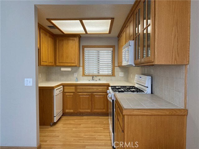 Building Photo - 5574 Orange Ave