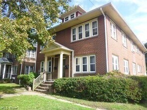 Building Photo - 689 Schiller Ave