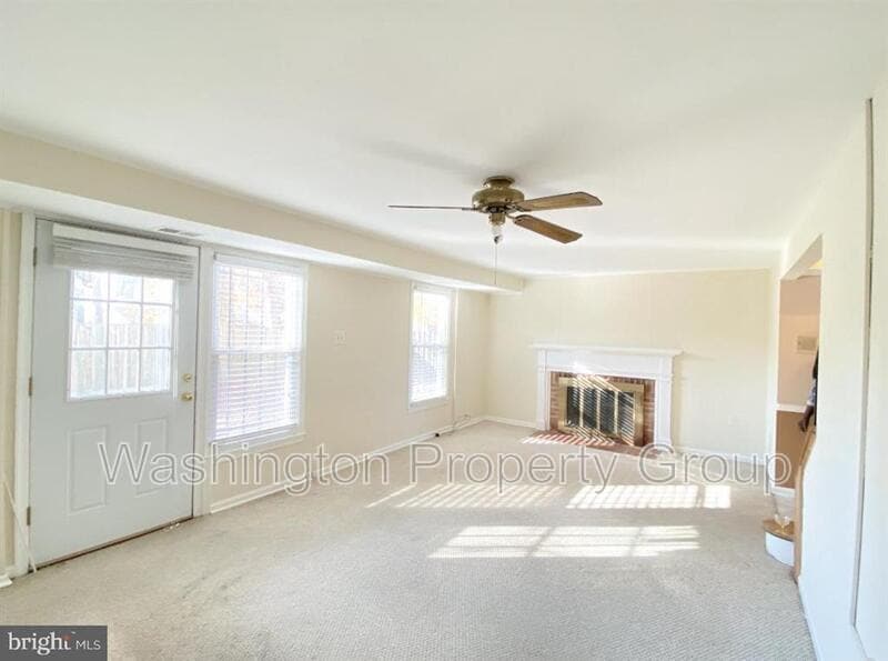 Primary Photo - 4524 Arendale Sq
