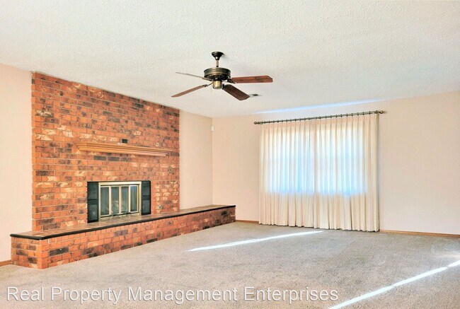 Foto del edificio - 3 br, 1.5 bath House - 7701 S Miller Blvd