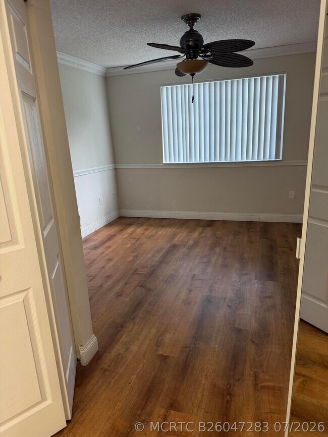 Foto del edificio - 1503 Crestwood Ct S