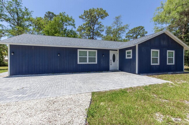 Building Photo - 16932 Aintree Dr W