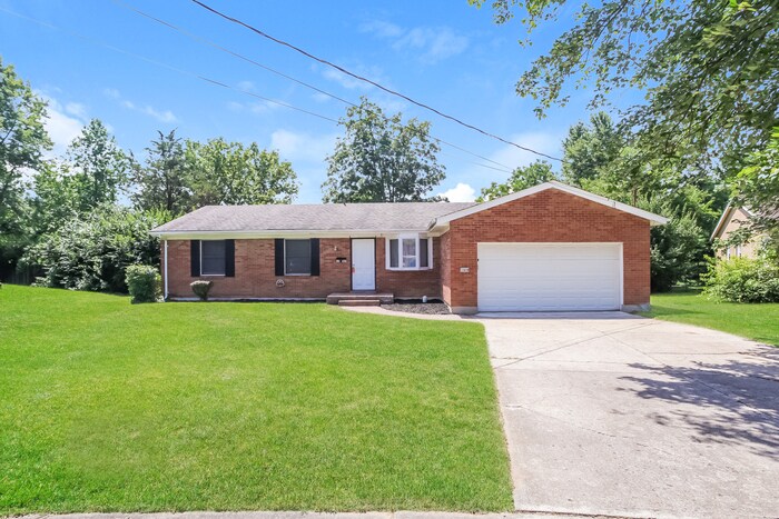 Primary Photo - Beautiful All Brick 3 Bedroom Home in Spri...