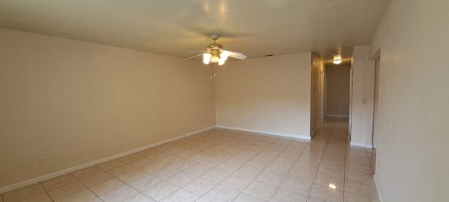 Building Photo - Wow this Charmer has 4 Bedrooms with 2 Pri...