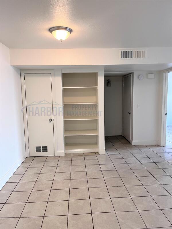 Building Photo - 1618 E Kay St