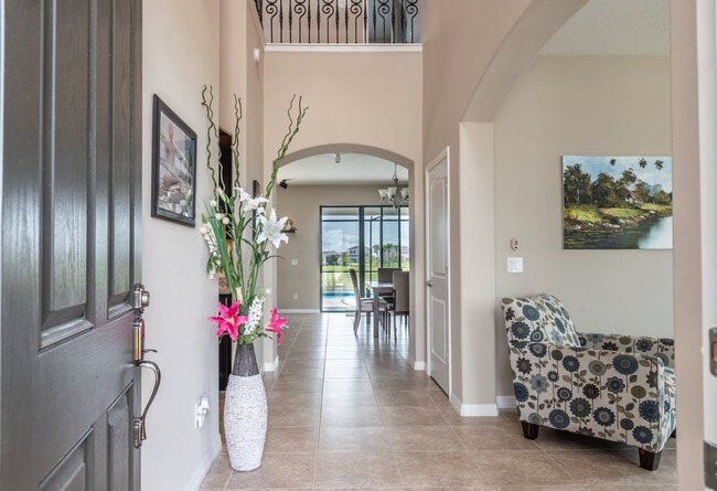 Foto del edificio - Executive 5 bedroom 4.5 Bath Pool Home