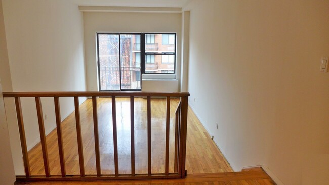 Building Photo - 351 E 74th St