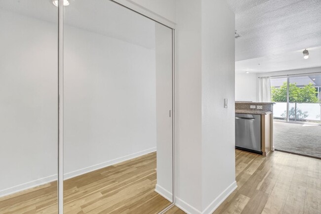 Foto del edificio - 160 S Hudson Ave