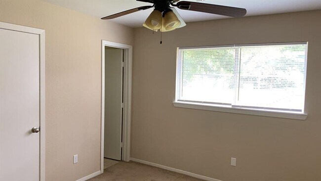 Foto del edificio - 6303 Harmon St