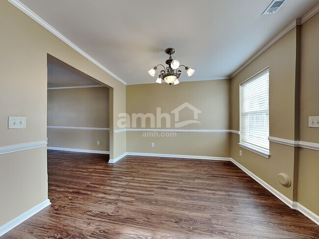 Foto del edificio - 205 N Fuquay Springs Ave