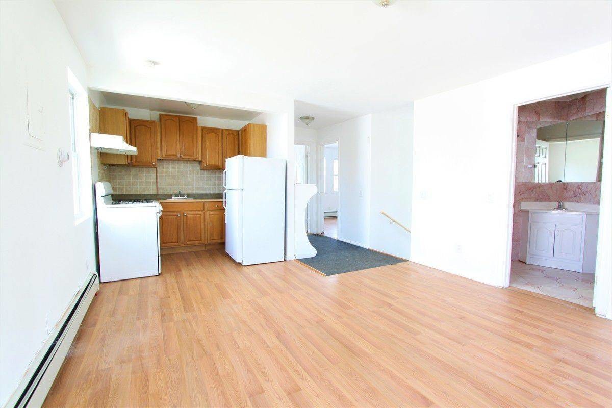 Primary Photo - 80-60 57th St