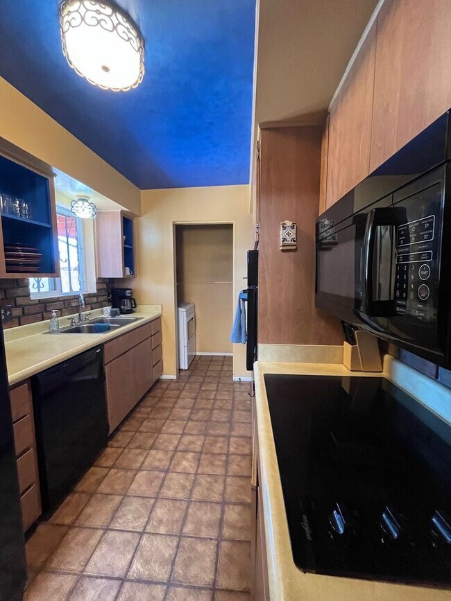 Foto del edificio - in Sierra Vista All utilities included, fully furnished with short term rental options.